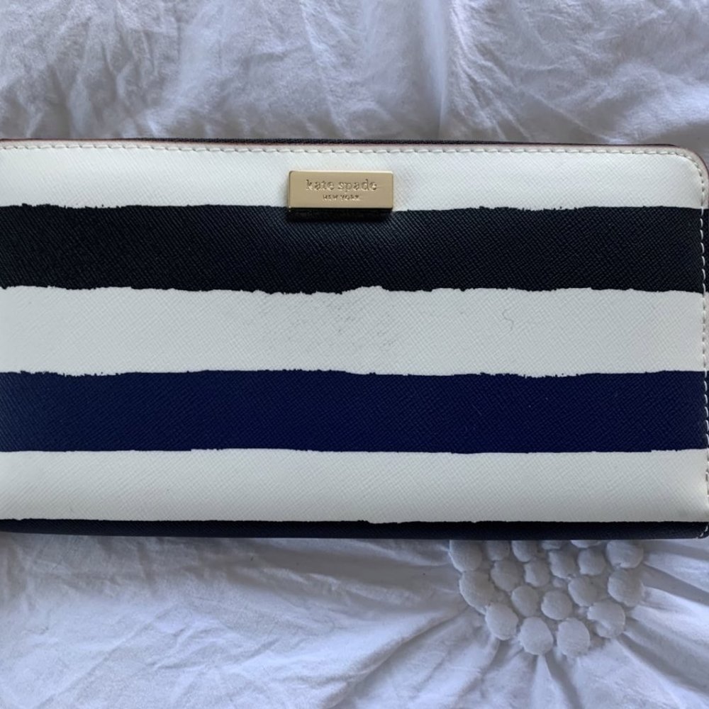 Kate Spade Grant Street Navy and Cream Wallet